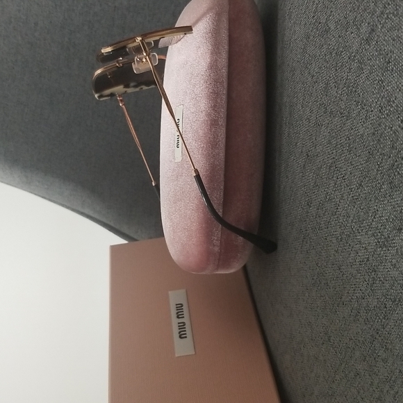Miu Miu Sunglasses - Picture 4 of 4